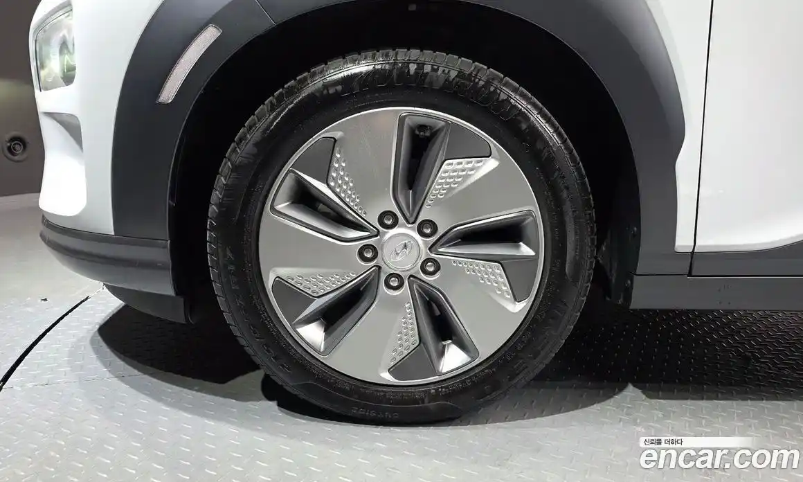 Hyundai Kona 2020 0.2 Автомат в Москве № 2407, фото 1