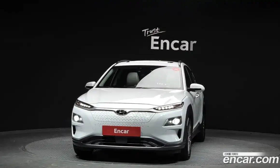 Hyundai Kona 2020 0.2 Автомат в Москве № 2407, фото 15