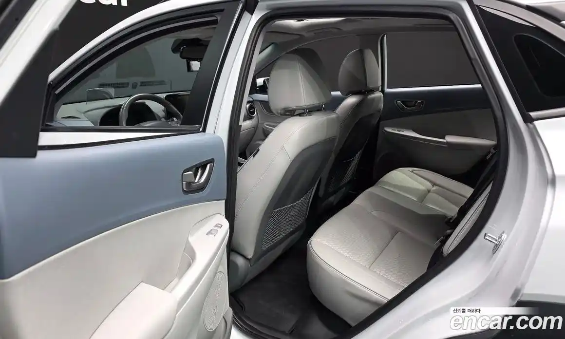 Hyundai Kona 2020 0.2 Автомат в Москве № 2407, фото 18