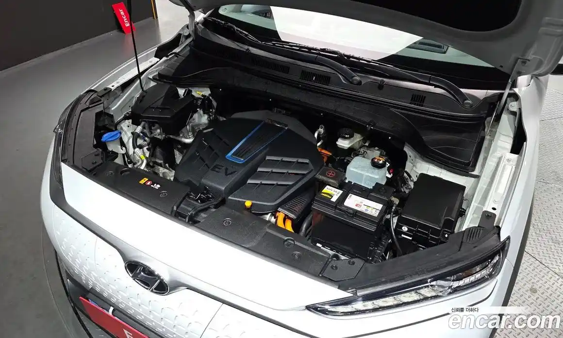 Hyundai Kona 2020 0.2 Автомат в Москве № 2407, фото 20