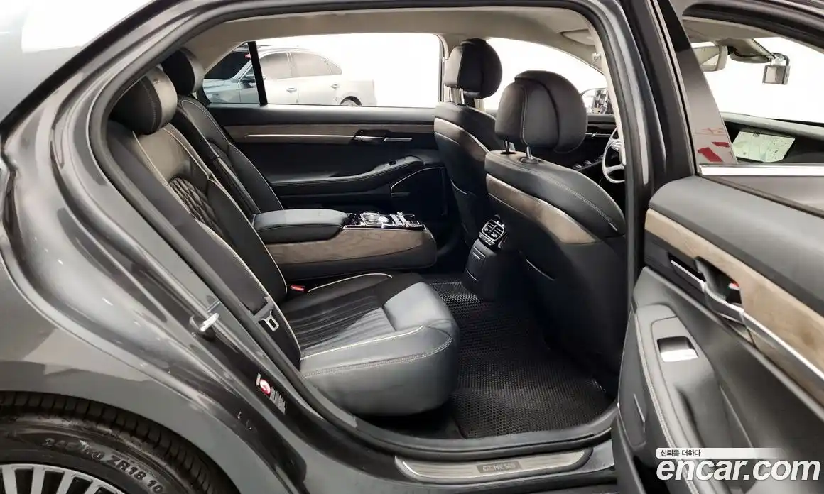 Genesis G90 2019 3.8 Автомат в Москве № 25929, фото 19