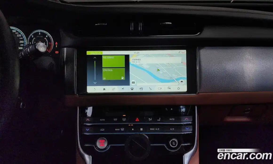 Jaguar XF 2019 2.0 Автомат в Москве № 304972, фото 3