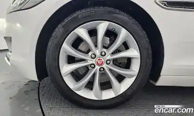 Jaguar XF 2019 2.0 Автомат в Москве № 304972, миниатюра 10