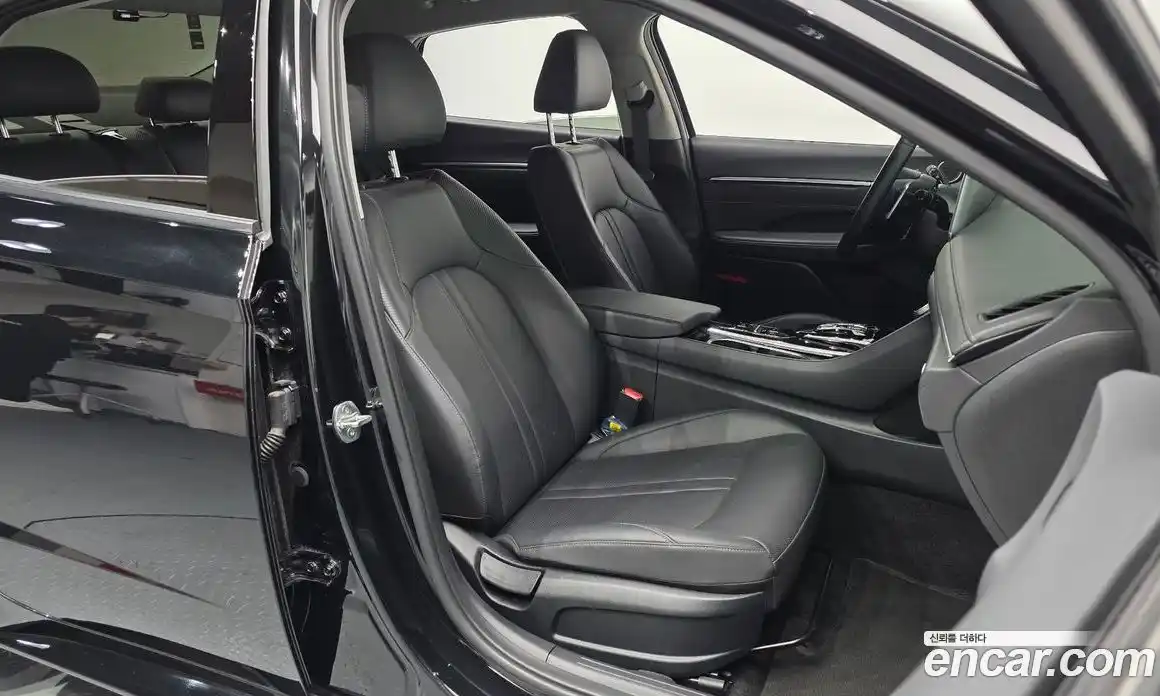 Hyundai Sonata 2022 2.0 Автомат в Москве № 330425, фото 8