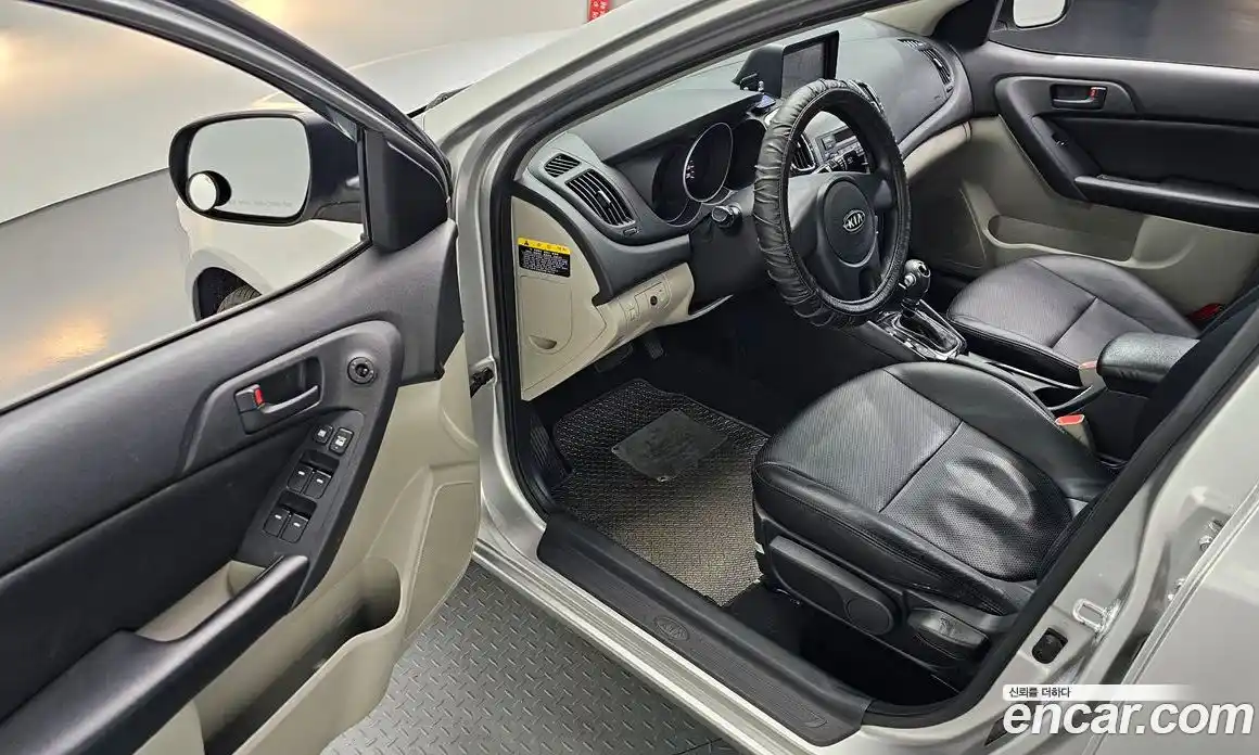 Kia Porte 2011 1.6 Автомат в Москве № 338500, фото 20