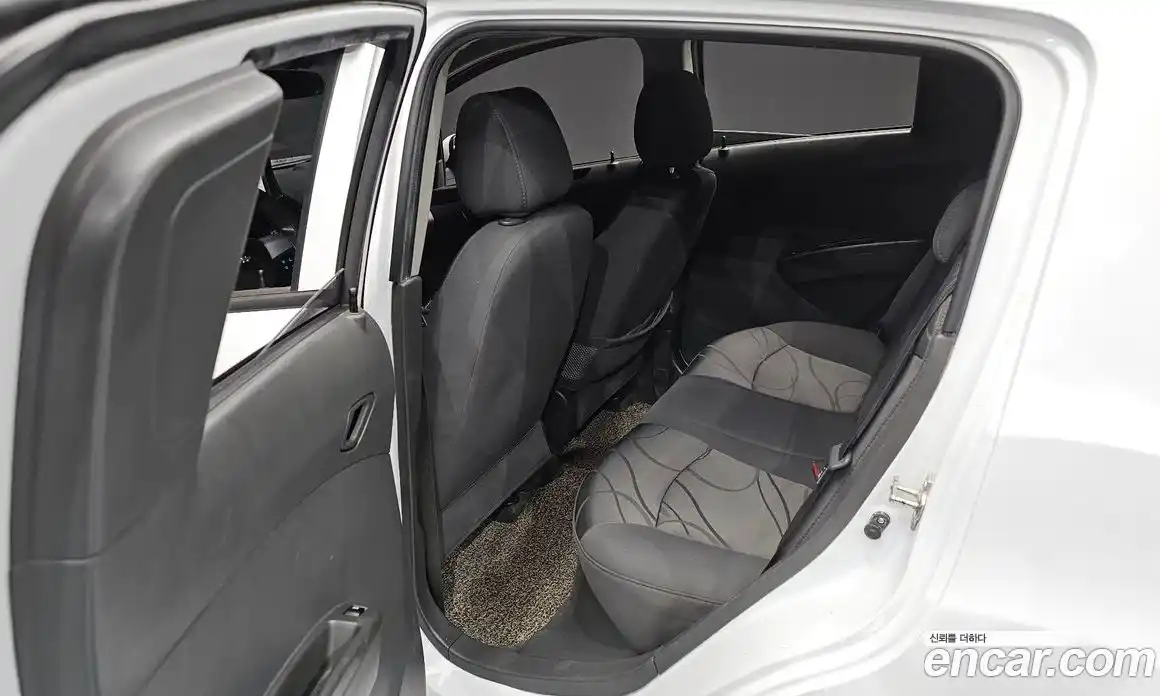 Chevrolet Spark 2012 1.0 Автомат в Москве № 36773, фото 9