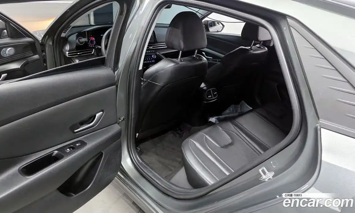 Hyundai Avante 2023 1.6 Автомат в Москве № 43810, фото 20