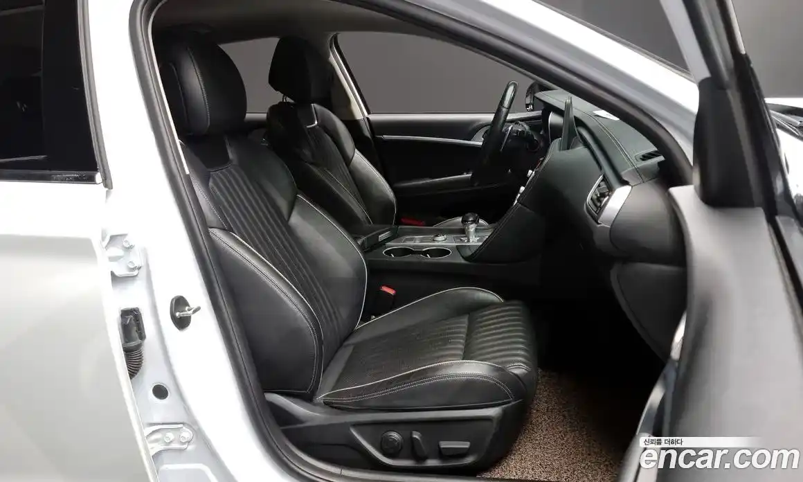 Genesis G70 2018 2.0 Автомат в Москве № 58419, фото 20