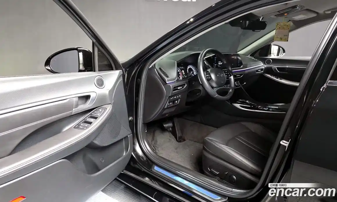 Hyundai Sonata 2023 2.0 Автомат в Москве № 108086, фото 1