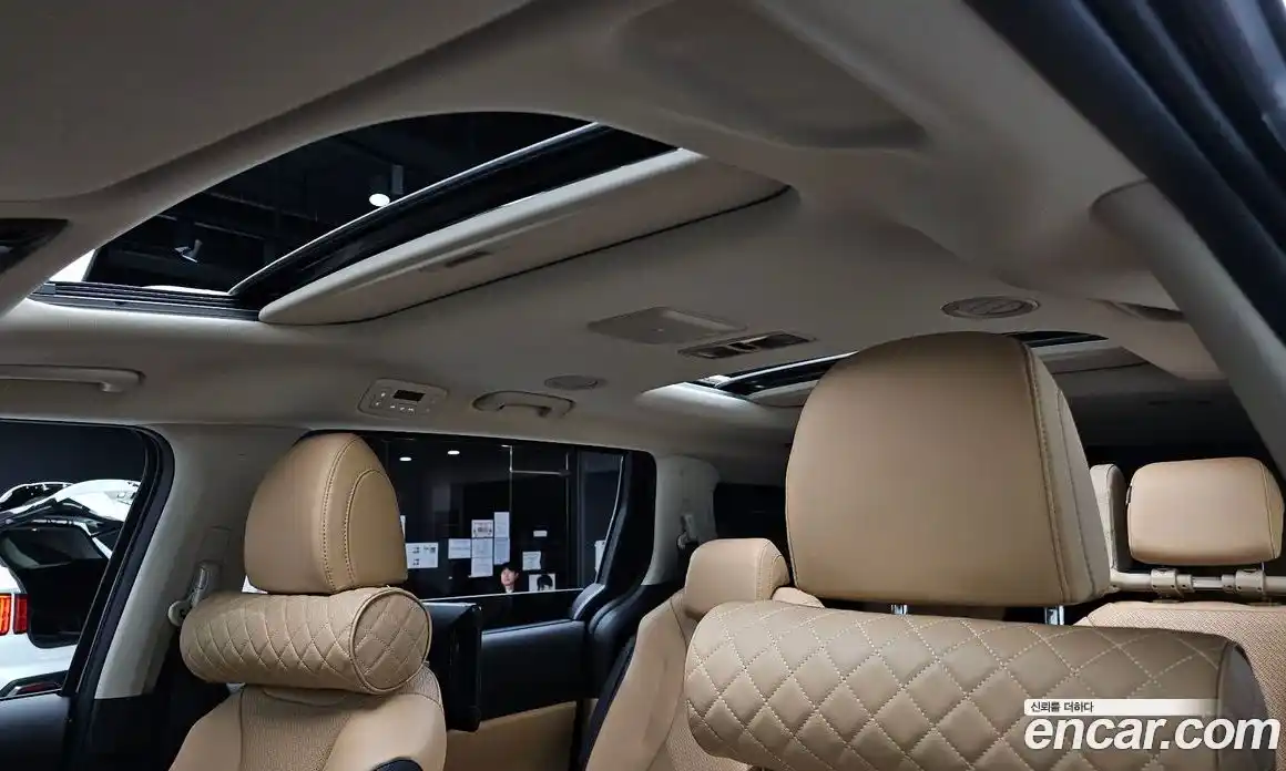 Kia Canival 2023 3.5 Автомат в Москве № 115025, фото 11