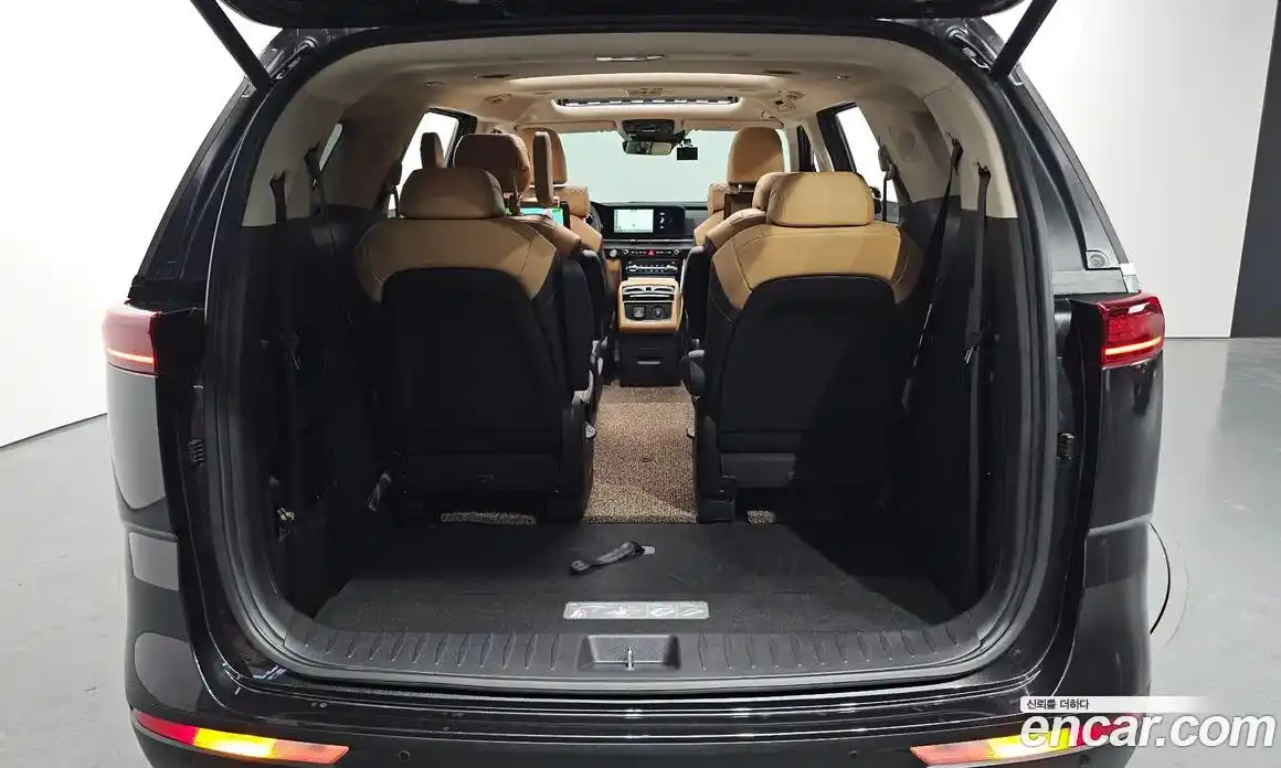 Kia Canival 2023 3.5 Автомат в Москве № 115025, фото 12