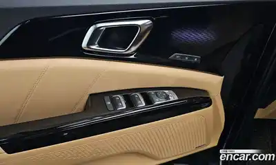 Kia Canival 2023 3.5 Автомат в Москве № 115025, миниатюра 6