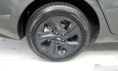 Hyundai Avante 2023 1.6 Автомат в Москве № 116066, миниатюра 7