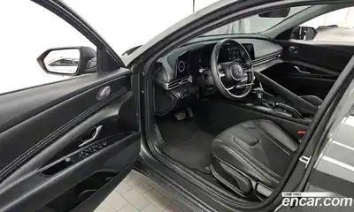 Hyundai Avante 2023 1.6 Автомат в Москве № 116066, миниатюра 10