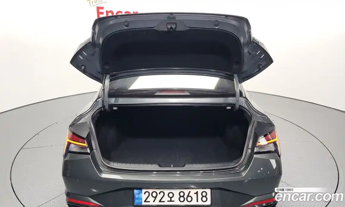 Hyundai Avante 2023 1.6 Автомат в Москве № 119627, фото 17