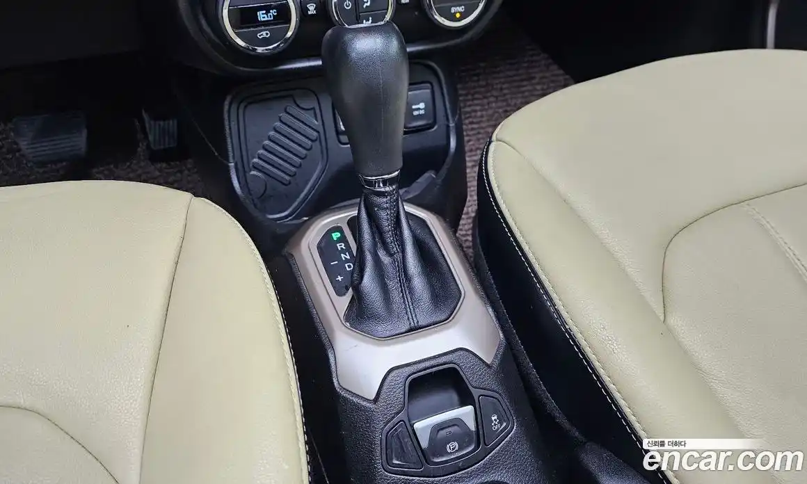 Jeep Renegade 2016 2.4 Автомат в Москве № 146593, фото 19