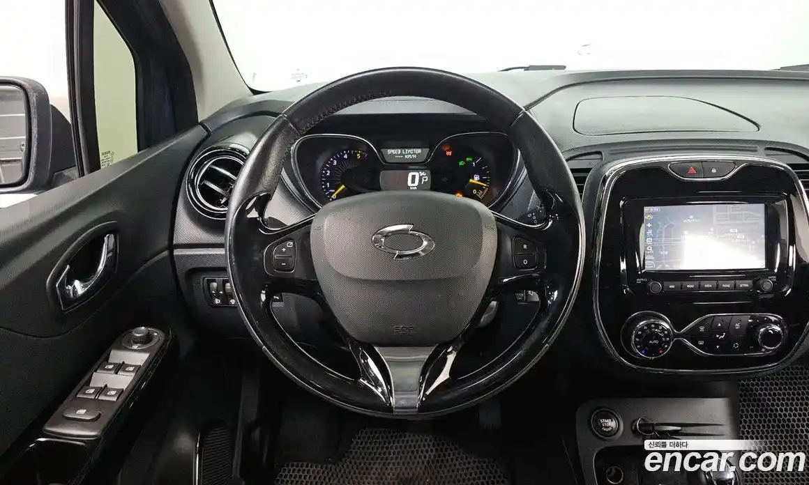 Renault QM3 2015 1.5 Автомат в Москве № 148178, фото 13