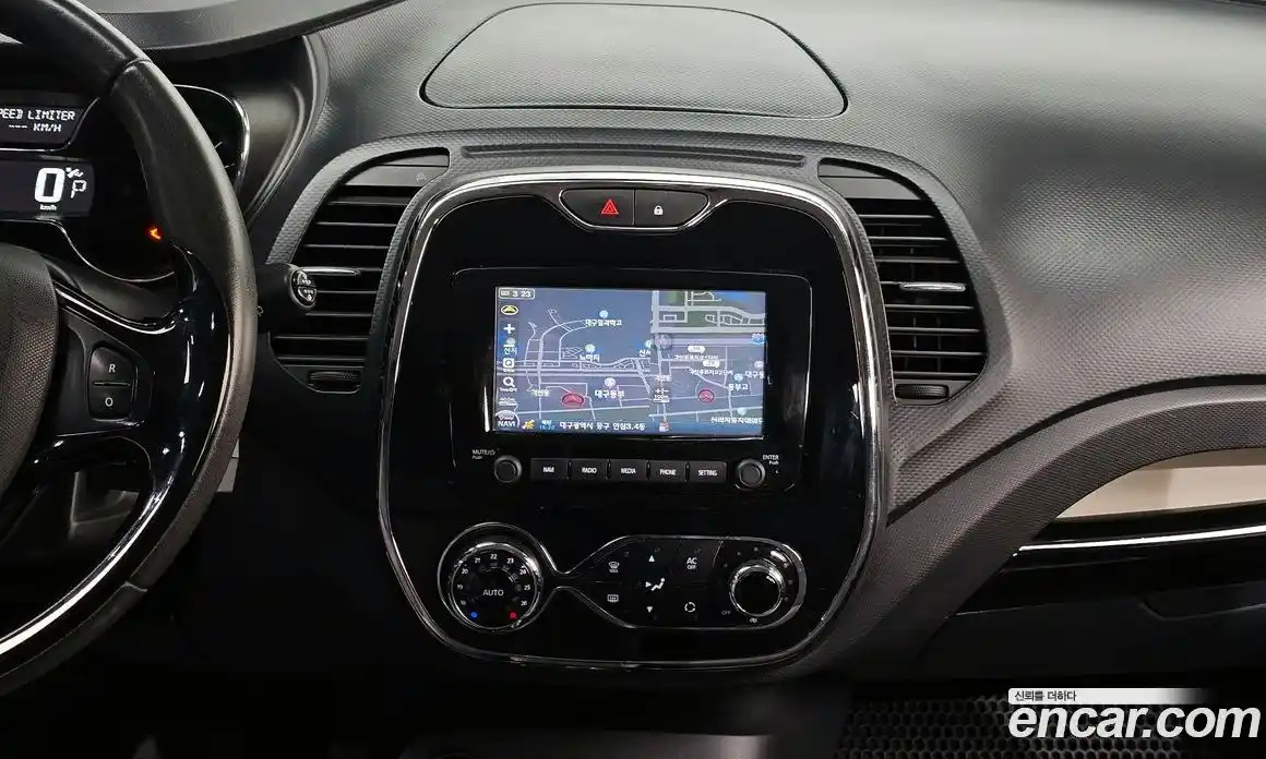 Renault QM3 2015 1.5 Автомат в Москве № 148178, фото 14