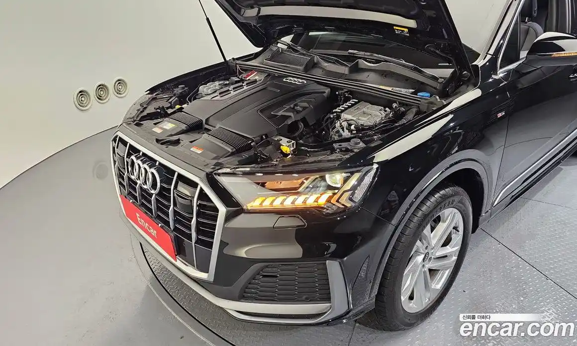 Audi Q7 2022 3.0 Автомат в Москве № 149858, фото 3