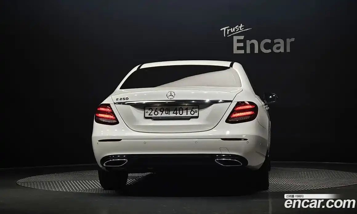 Mercedes-Benz E-Class 2020 2.0 Автомат в Москве № 160383, фото 20