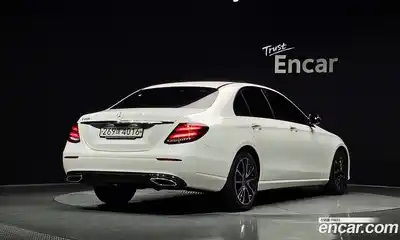 Mercedes-Benz E-Class 2020 2.0 Автомат в Москве № 160383, миниатюра 4