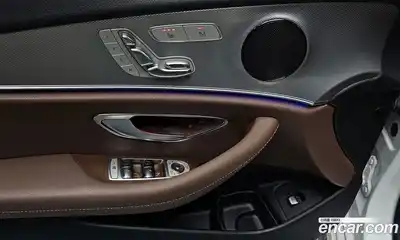 Mercedes-Benz E-Class 2020 2.0 Автомат в Москве № 160383, миниатюра 6