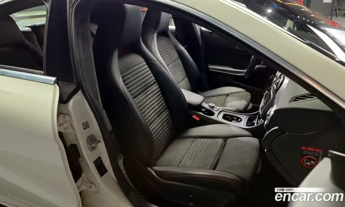 Mercedes-Benz CLA-Class 2018 2.0 Автомат в Москве № 161619, фото 16