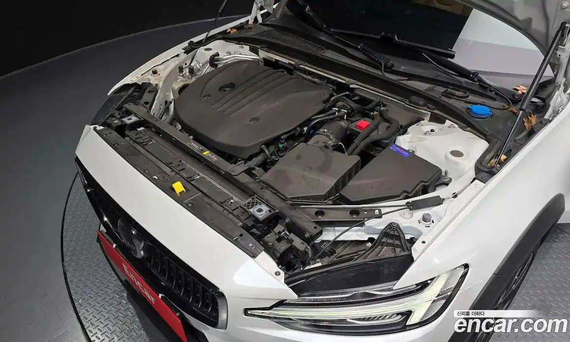 Volvo V60 2023 2.0 Автомат в Москве № 164263, фото 19