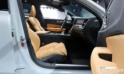 Volvo V60 2023 2.0 Автомат в Москве № 164263, миниатюра 2