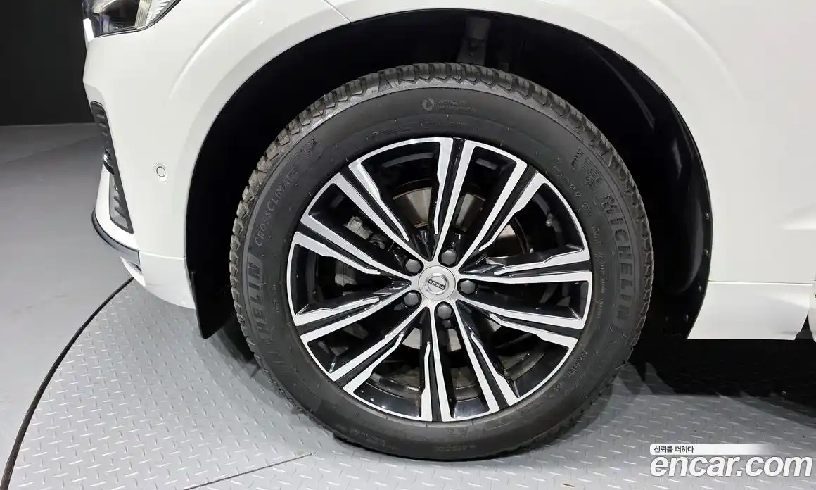 Volvo XC60 2022 2.0 Автомат в Москве № 164408, фото 11