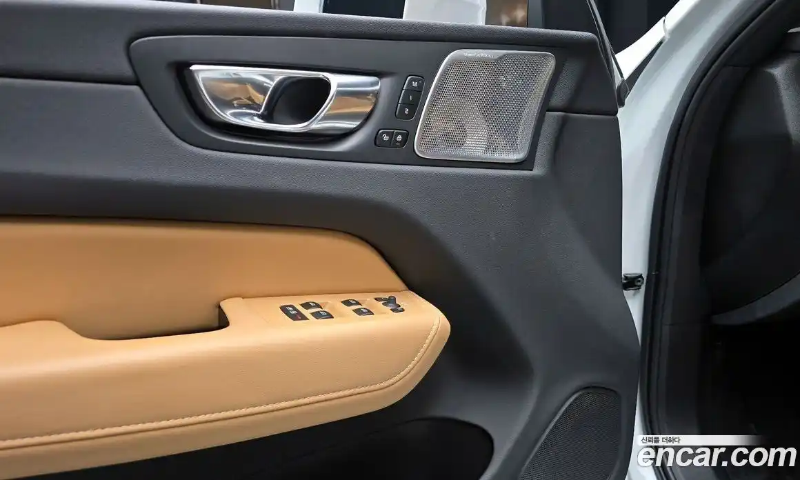 Volvo XC60 2022 2.0 Автомат в Москве № 164408, фото 14