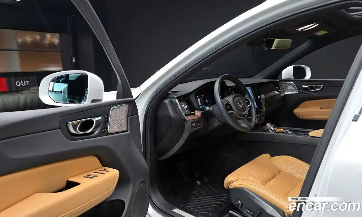 Volvo XC60 2022 2.0 Автомат в Москве № 164408, фото 16