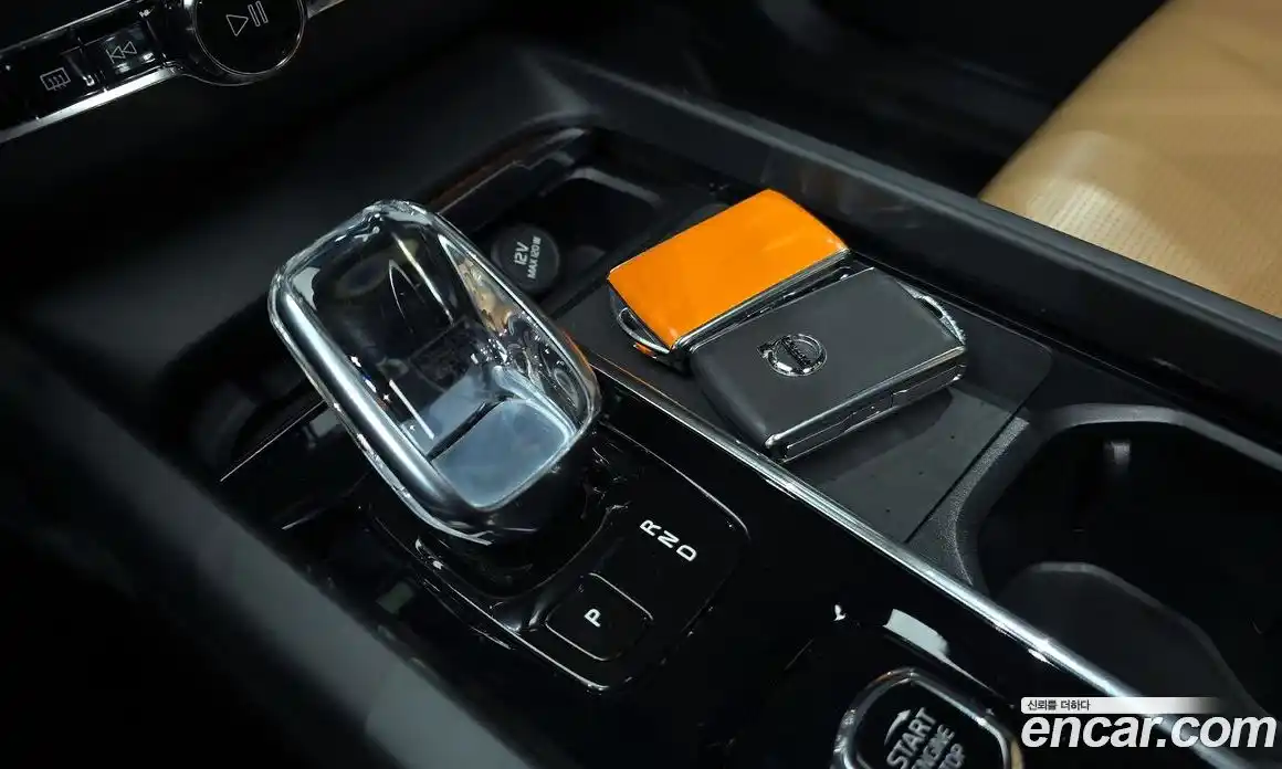 Volvo XC60 2022 2.0 Автомат в Москве № 164408, фото 3