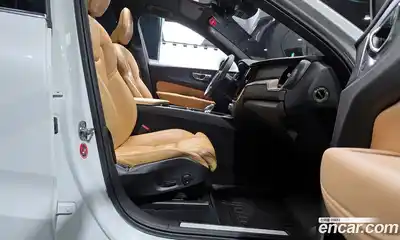 Volvo XC60 2022 2.0 Автомат в Москве № 164408, миниатюра 4