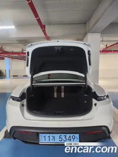 Porsche Taycan 2023 Автомат в Москве № 165074, миниатюра 4