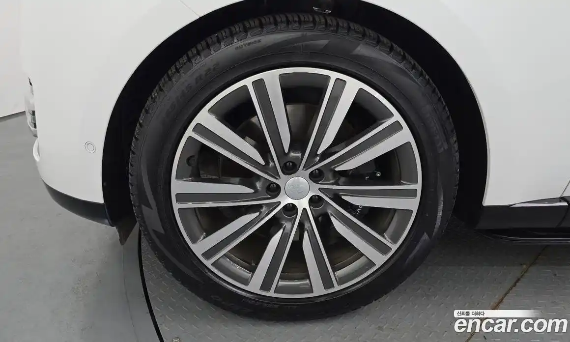 Land Rover Range-Rover 2024 4.4 Автомат в Москве № 165945, фото 12