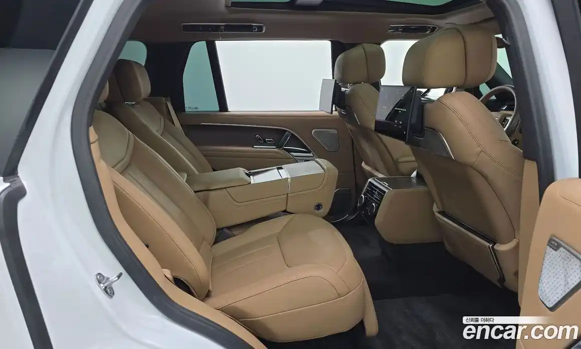 Land Rover Range-Rover 2024 4.4 Автомат в Москве № 165945, фото 20