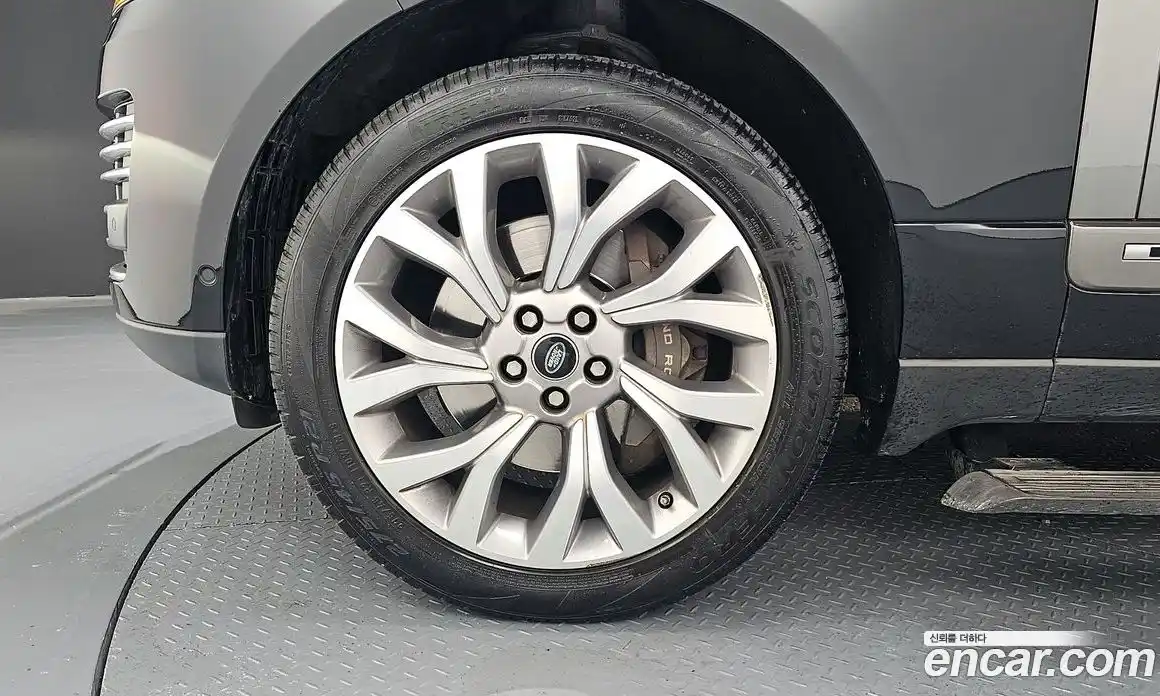 Land Rover Range-Rover 2019 4.4 Автомат в Москве № 166413, фото 1