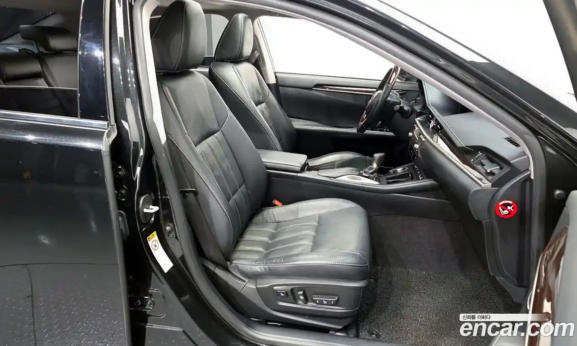 Lexus ES 2018 2.5 Автомат в Москве № 168288, фото 12