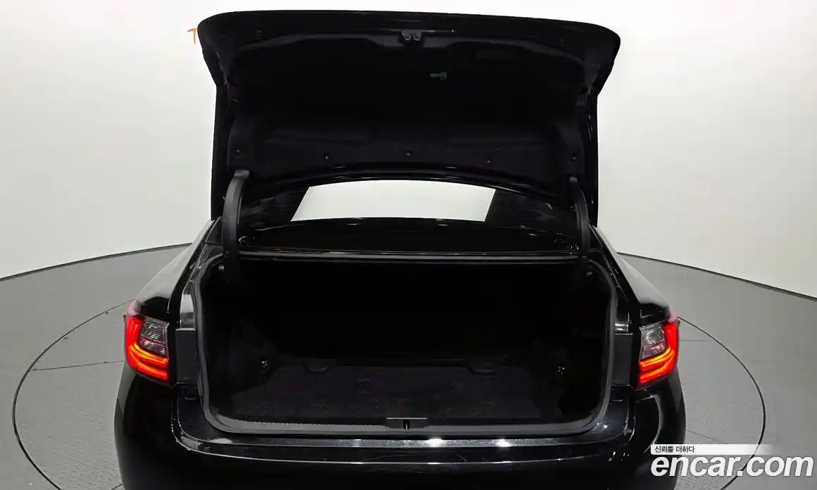 Lexus ES 2018 2.5 Автомат в Москве № 168288, фото 18