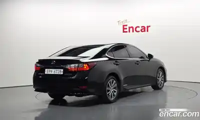 Lexus ES 2018 2.5 Автомат в Москве № 168288, миниатюра 3