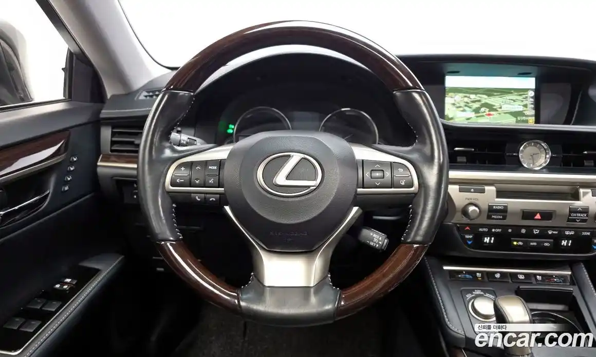 Lexus ES 2018 2.5 Автомат в Москве № 168288, фото 10