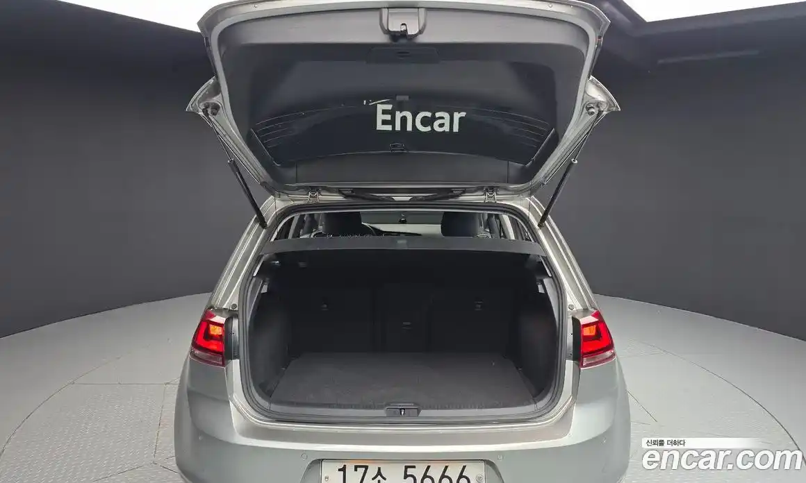 Volkswagen Golf 2014 1.6 Автомат в Москве № 168867, фото 17