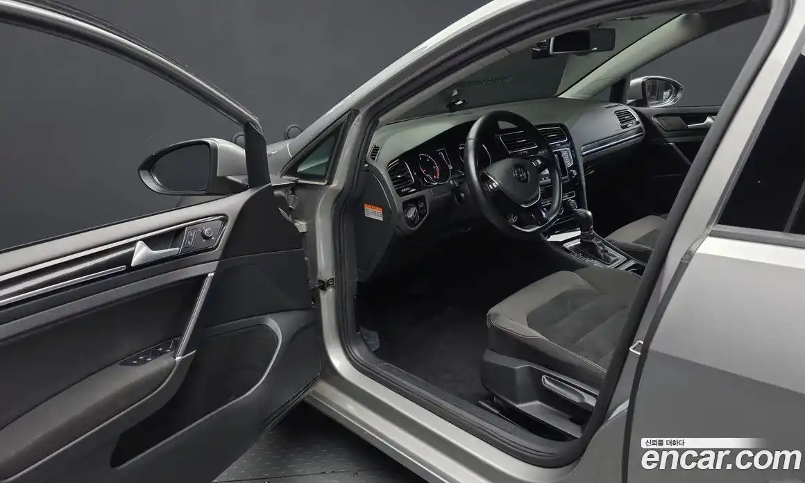 Volkswagen Golf 2014 1.6 Автомат в Москве № 168867, фото 7