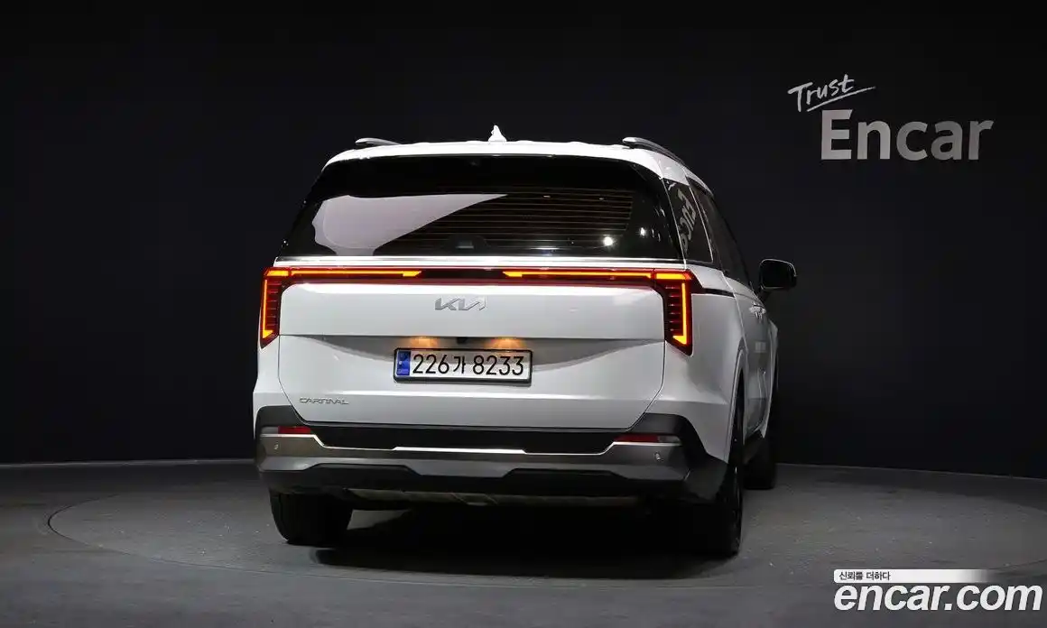 Kia Canival 2024 2.2 Автомат в Москве № 16887, фото 6