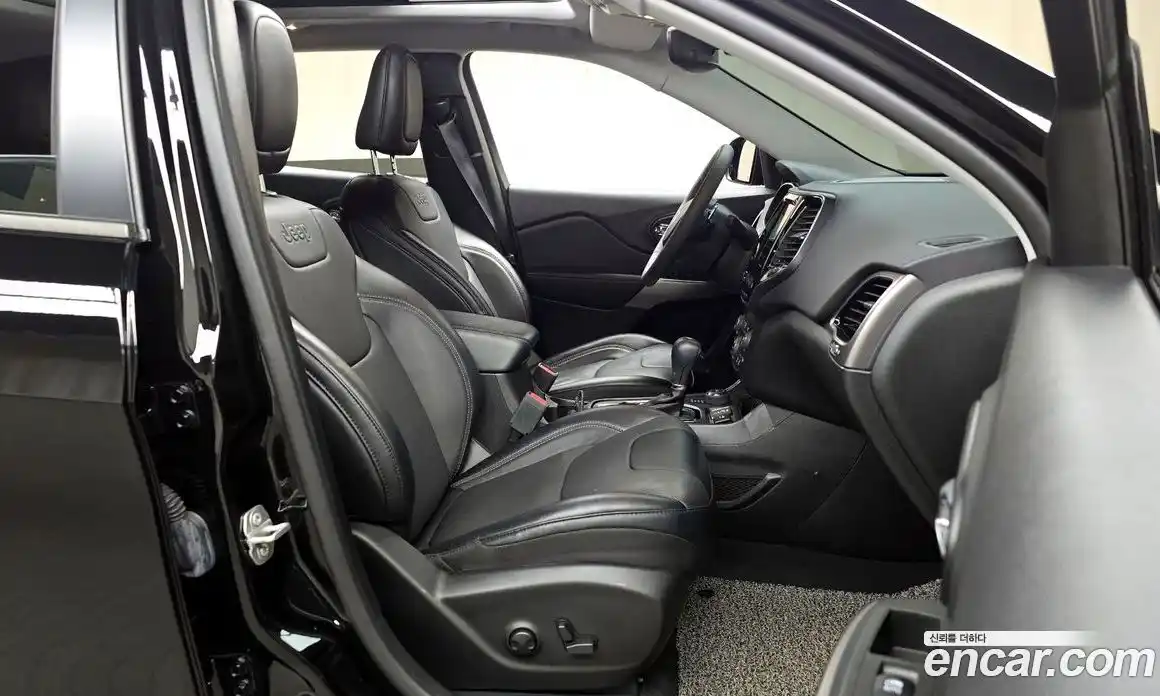 Jeep Cherokee 2022 2.4 Автомат в Москве № 169412, фото 10