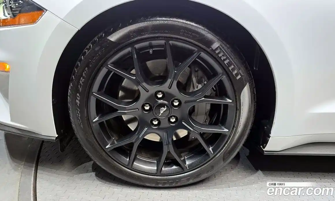 Ford Mustang 2021 2.3 Автомат в Москве № 170847, фото 1