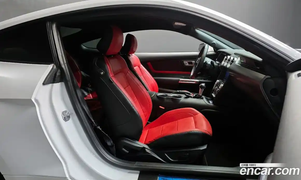 Ford Mustang 2021 2.3 Автомат в Москве № 170847, фото 15