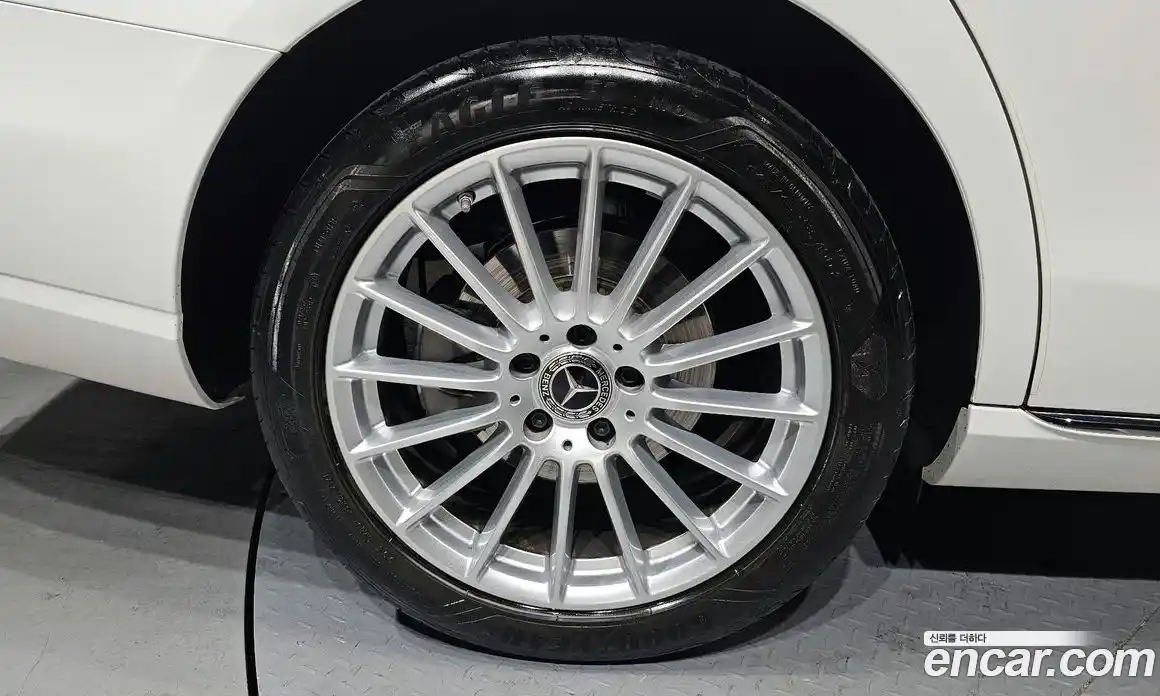 Mercedes-Benz E-Class 2022 2.0 Автомат в Москве № 175316, фото 4