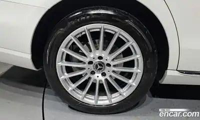 Mercedes-Benz E-Class 2022 2.0 Автомат в Москве № 175316, миниатюра 4